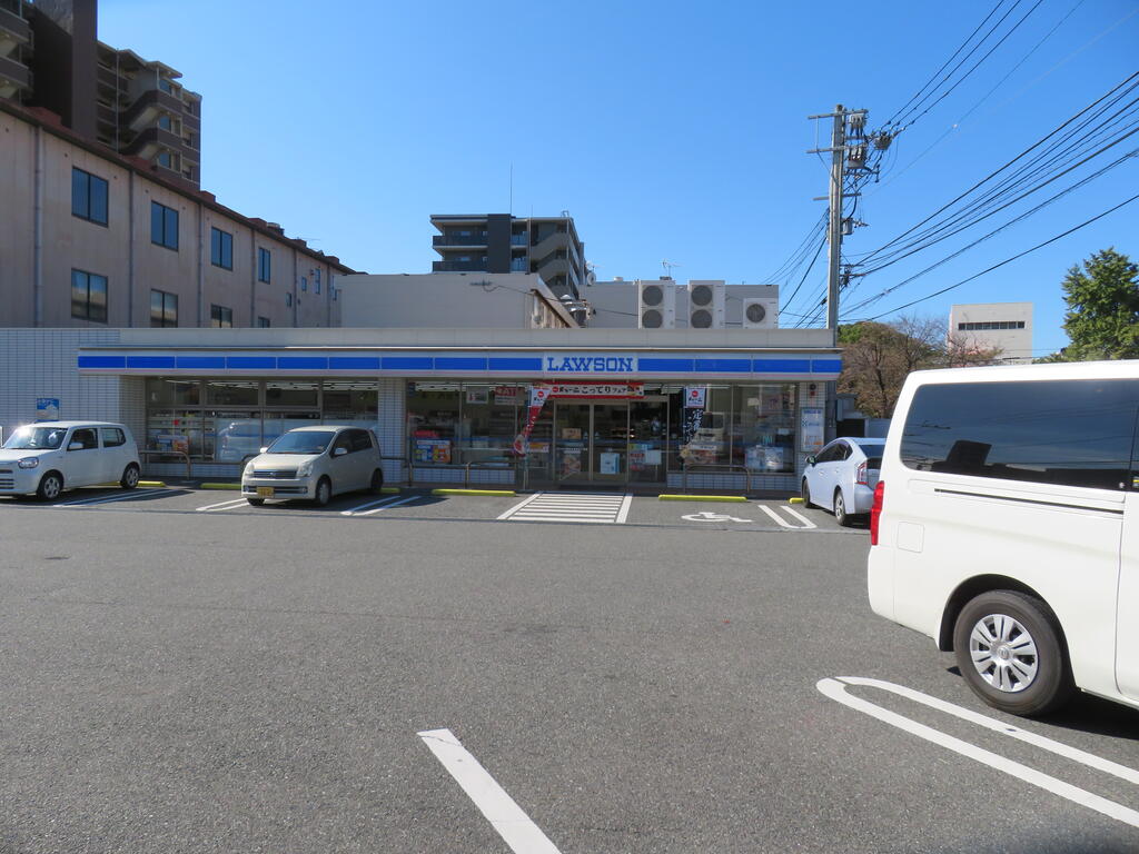 コンビニ　ローソン熊本九品寺五丁目店（コンビニ）まで373m
