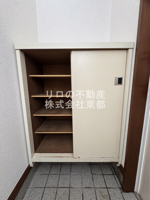 玄関　下駄箱付なので、玄関はいつでもスッキリ片付きますね☆