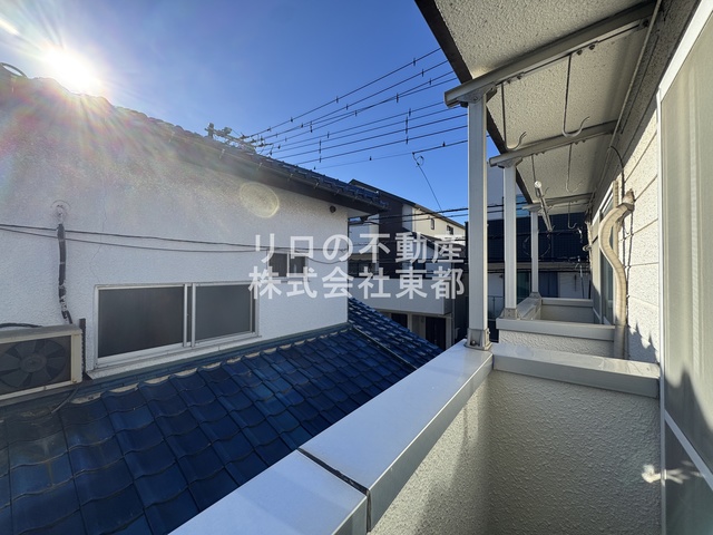 バルコニー　お天気のいい日は洗濯物も気持ちよく干せますね！