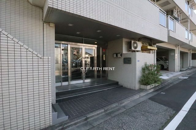 エントランス　☆重厚感のあるエントランス☆