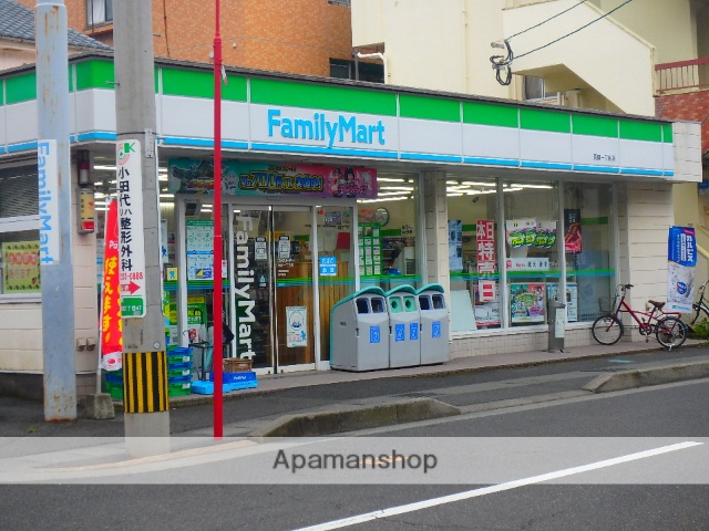 コンビニ　ファミリーマート（コンビニ）まで655m