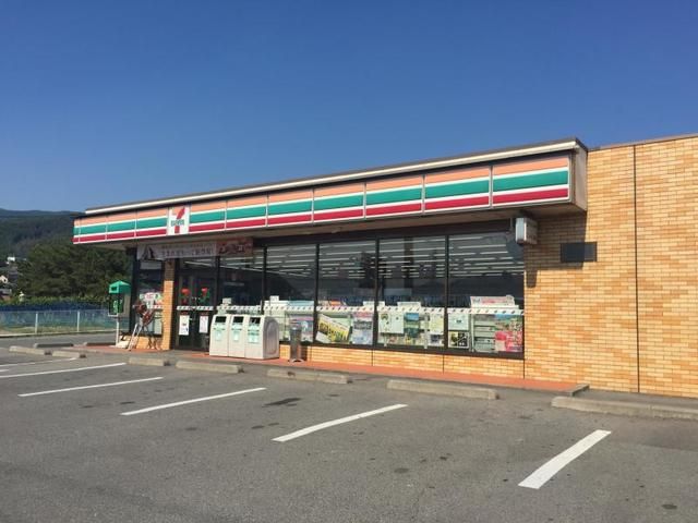 コンビニ　セブンイレブン（コンビニ）まで900m