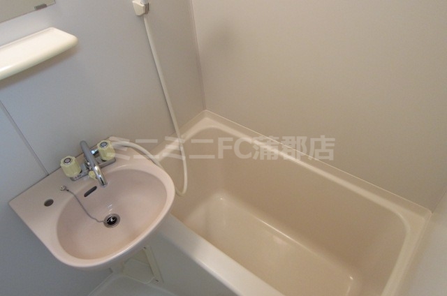 バス・シャワールーム　同タイプ