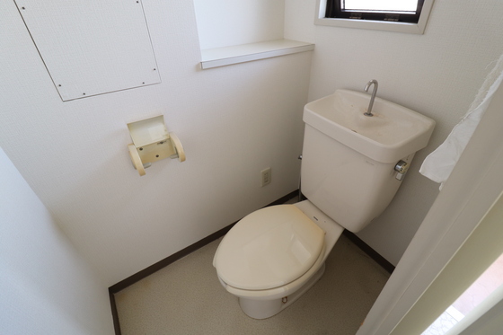 トイレ　※別号室の写真です。
