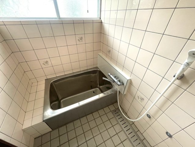 バス・シャワールーム　2階建て戸建て