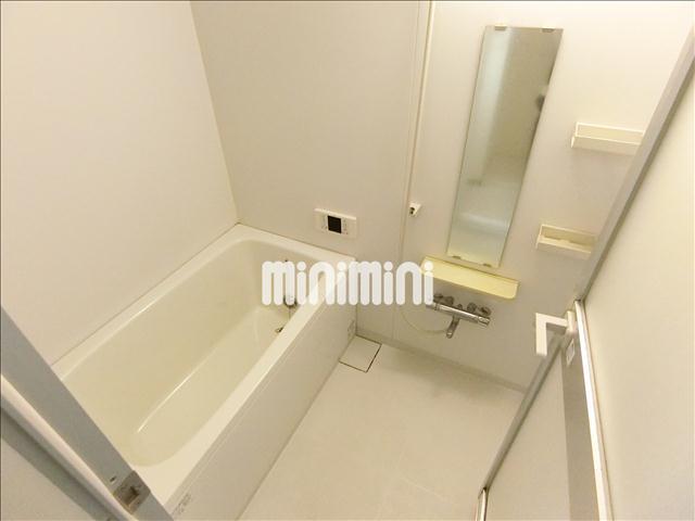 バス・シャワールーム　追炊き付きのゆったり入れるバスルーム。