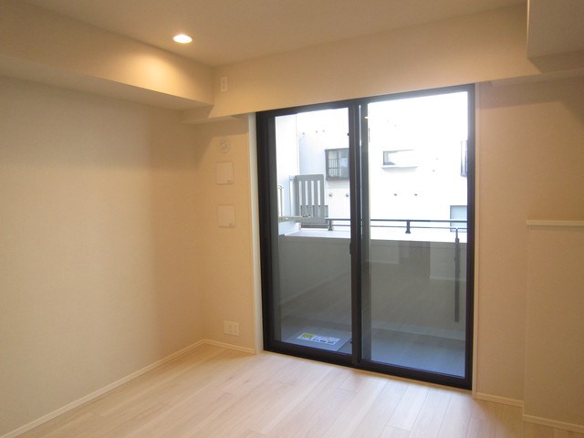 居室・リビング　仲介手数料はお家賃の半月分+税♪