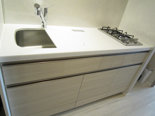 キッチン　仲介手数料はお家賃の半月分+税♪