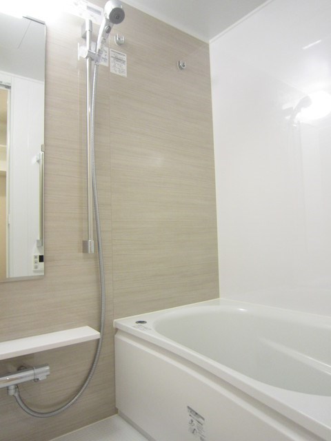 バス・シャワールーム　仲介手数料はお家賃の半月分+税♪