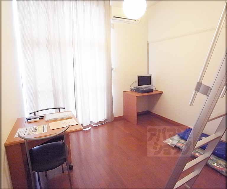 居室・リビング　使い勝手のいい洋室です。