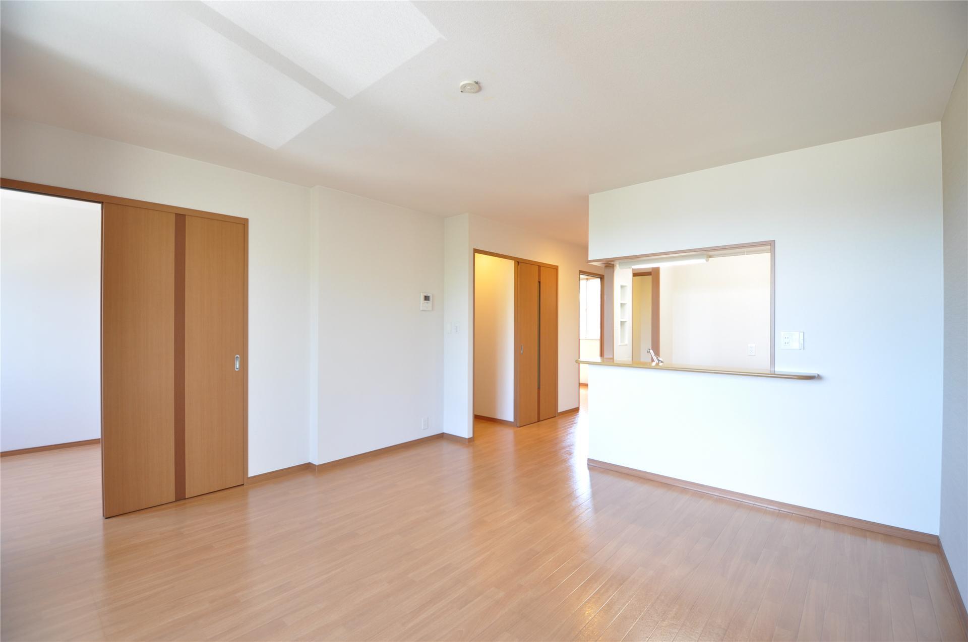 居室・リビング　LDK　※205号室参照。