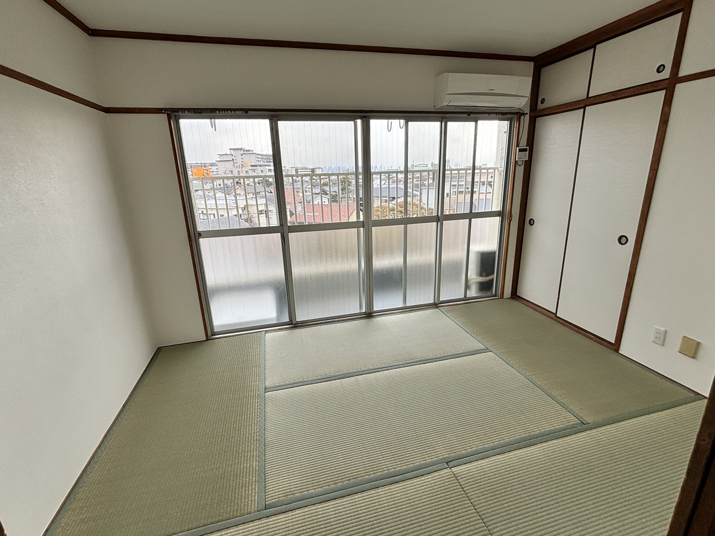 利建ビルの居間写真