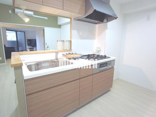 キッチン　３口ガスコンロのカウンターキッチンです