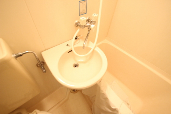 洗面設備　※別号室の写真です