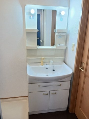 洗面設備　コンパクトで使いやすい洗面所