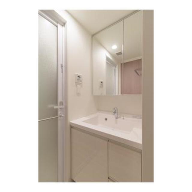 洗面設備　※写真は同タイプ住戸です。