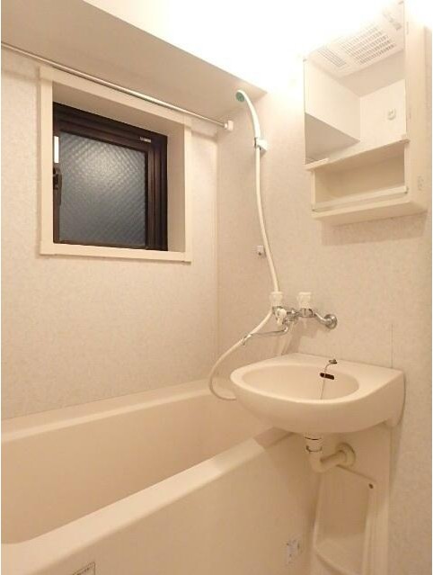 バス・シャワールーム　清潔感のある快適バスルーム♪