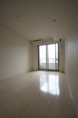 居室・リビング　同マンション別部屋