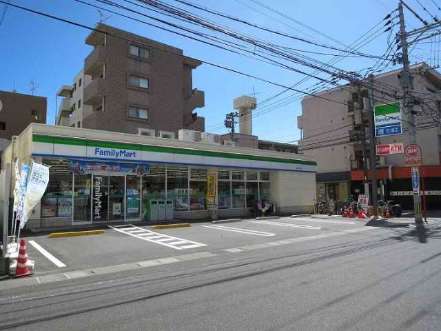 コンビニ　ファイリーマート荒田二丁目店（コンビニ）まで50m