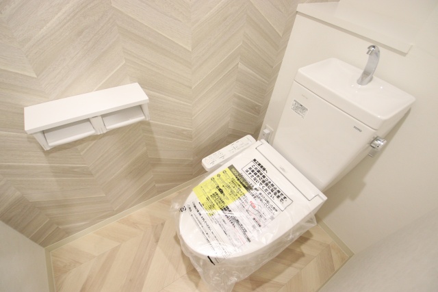 トイレ　※別室の参考写真の為、現況優先です。