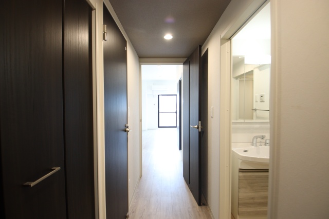 玄関　※別室の参考写真の為、現況優先です。