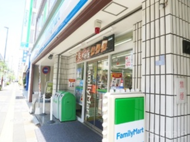 コンビニ　ファミリーマート東尾久一丁目店（コンビニ）まで355m