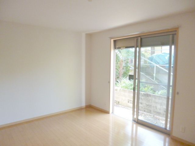 居室・リビング　★西向きのお部屋です★