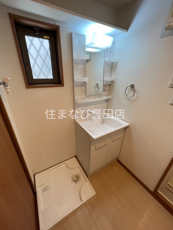 洗面設備　同型別部屋写真