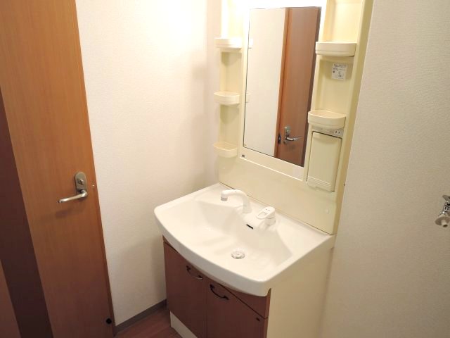 洗面設備　シャワー付洗面台