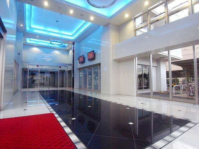 エントランス　まるでホテルのようなエントランスです