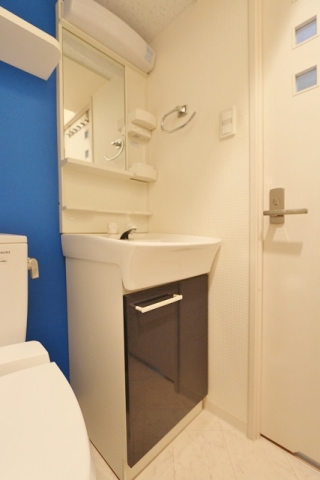 洗面設備　朝の身支度はこちらですね