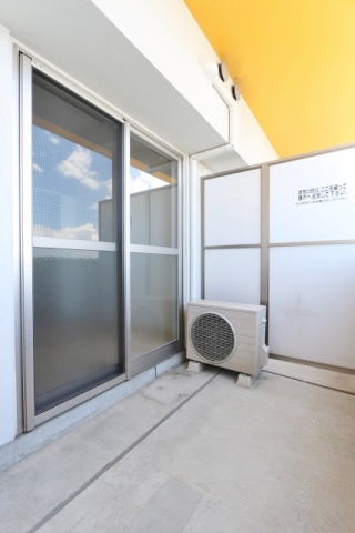 バルコニー　洗濯物はこちらですね