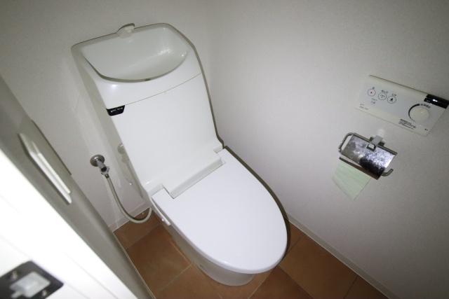 トイレ　※別室の参考写真の為、現況優先です。