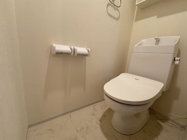 トイレ　※同タイプの写真です。