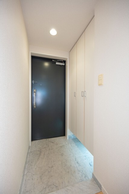 玄関　※写真は同タイプ住戸です。