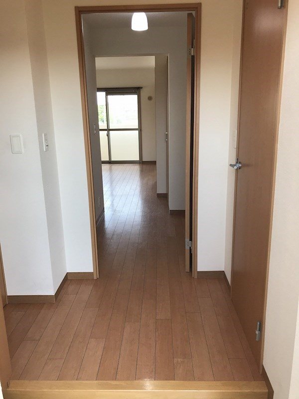 玄関　※他部屋参照