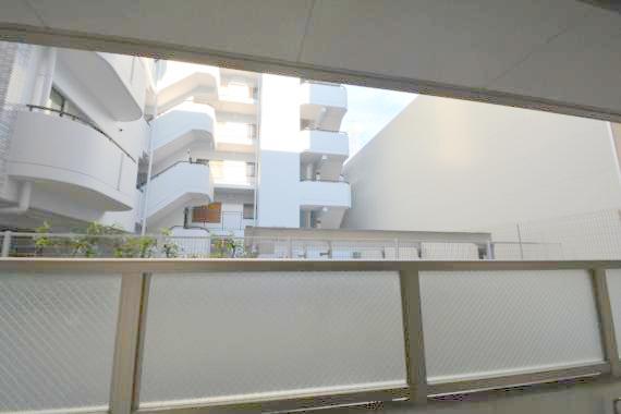 眺望　この見晴らしが明るいお部屋を作ってますよ。