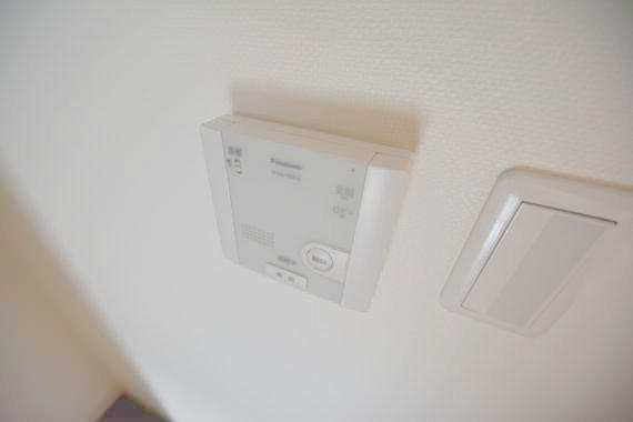 セキュリティ　インターホンで突然の来訪者を事前にチェック