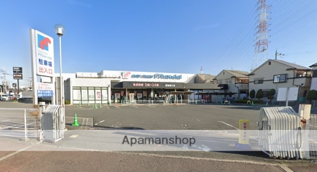 スーパー　（株）万代／高槻春日店（スーパー）まで824m