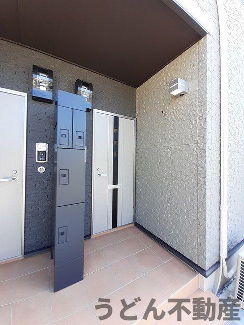 エントランス　うどん県のお部屋探しはうどん不動産へ うどんちゃんとLINE