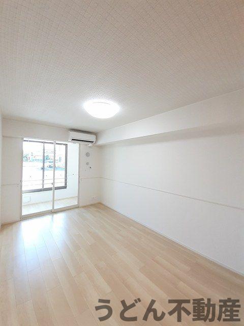 居室・リビング　うどん県のお部屋探しはうどん不動産へ うどんちゃんとLINE