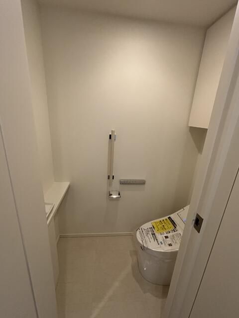 トイレ　別タイプ部屋　参考写真です