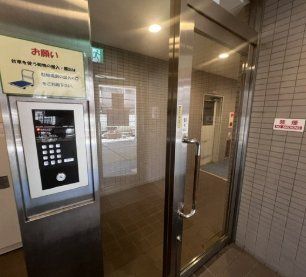 エントランス　エントランス