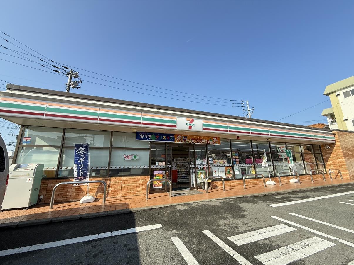 コンビニ　セブンイレブン久留米試験場駅前店（コンビニ）まで301m