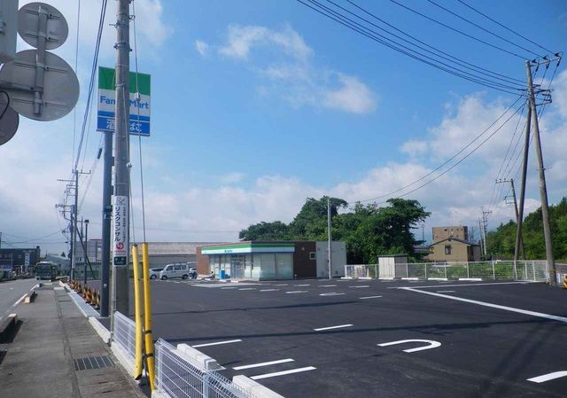 コンビニ　ファミリーマート御殿場二の岡店（コンビニ）まで1700m