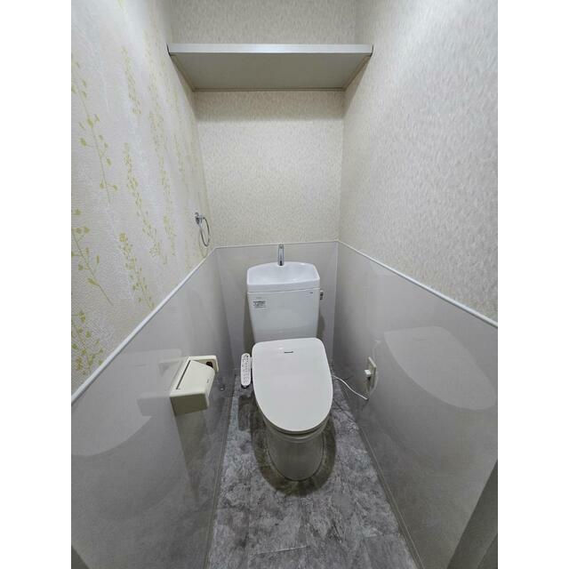 トイレ　同仕様他の部屋の写真です