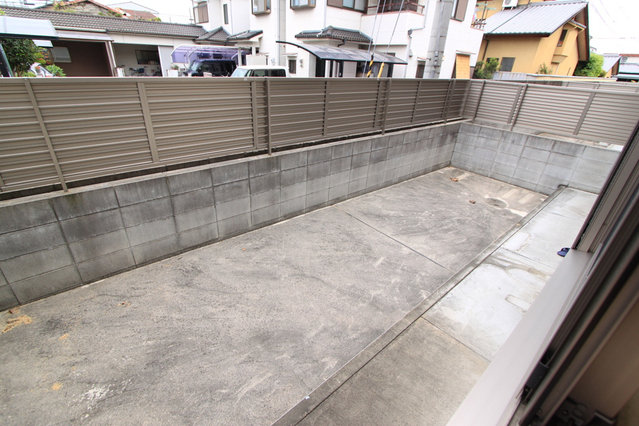 庭　簡単な家庭菜園も楽しめるお庭です