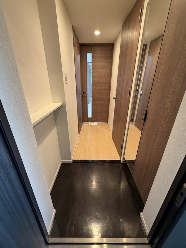 玄関　全て違うお部屋（同じ間取り）の写真です