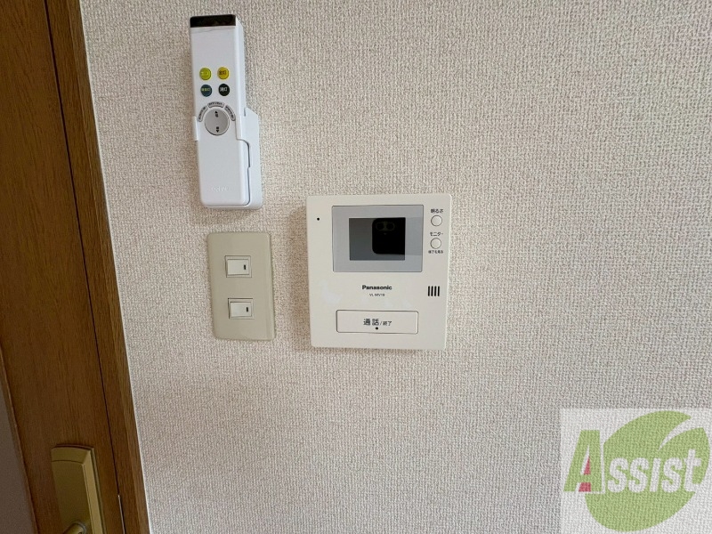 セキュリティ　ＴＶモニター付インターホンです。来客者の顔が見えるので安心！