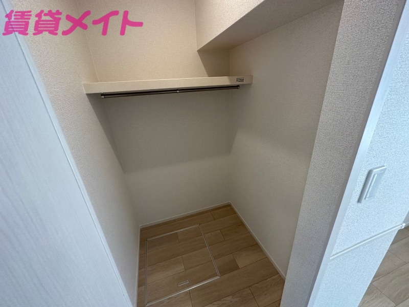 収納　同型反転タイプ画像
